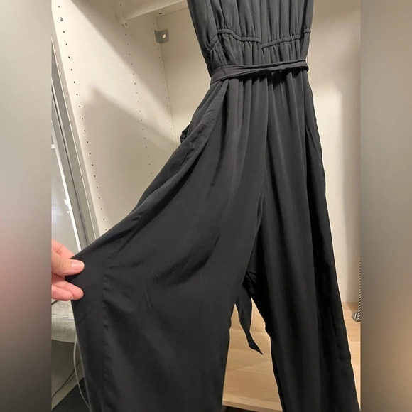 ❤️ BCBG jumpsuit NWOT elastic  waist, no zipper strapless lined - Picture 1 of 6